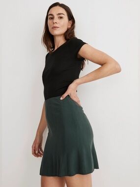 Madewell A Line Side-Zip Mini Slip Skirt in Dark Palm Low Key Luxe Size Small